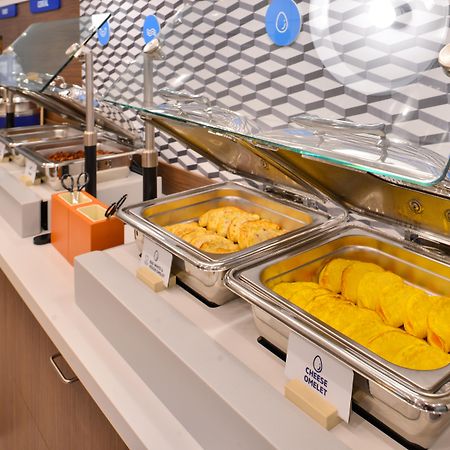홀리데이 인 익스프레스 온타리오 호텔 Creekside 외부 사진